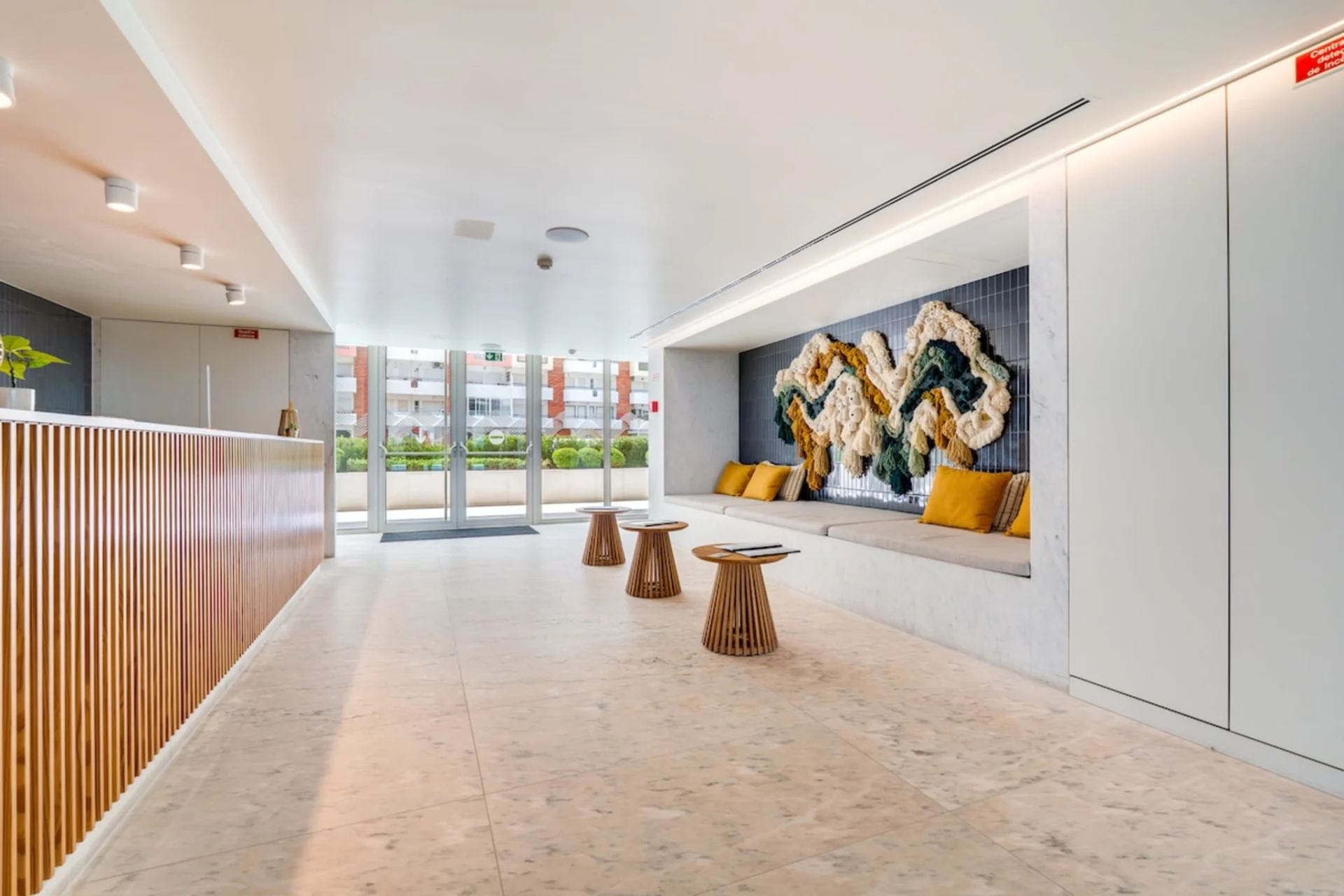 Simili Bayline – Luxury Beachfront & Spa, fotografia 28 de 38